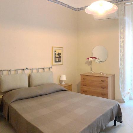 Apartment For 2 In Catania, B&B Le Voci Del Mercato エクステリア 写真