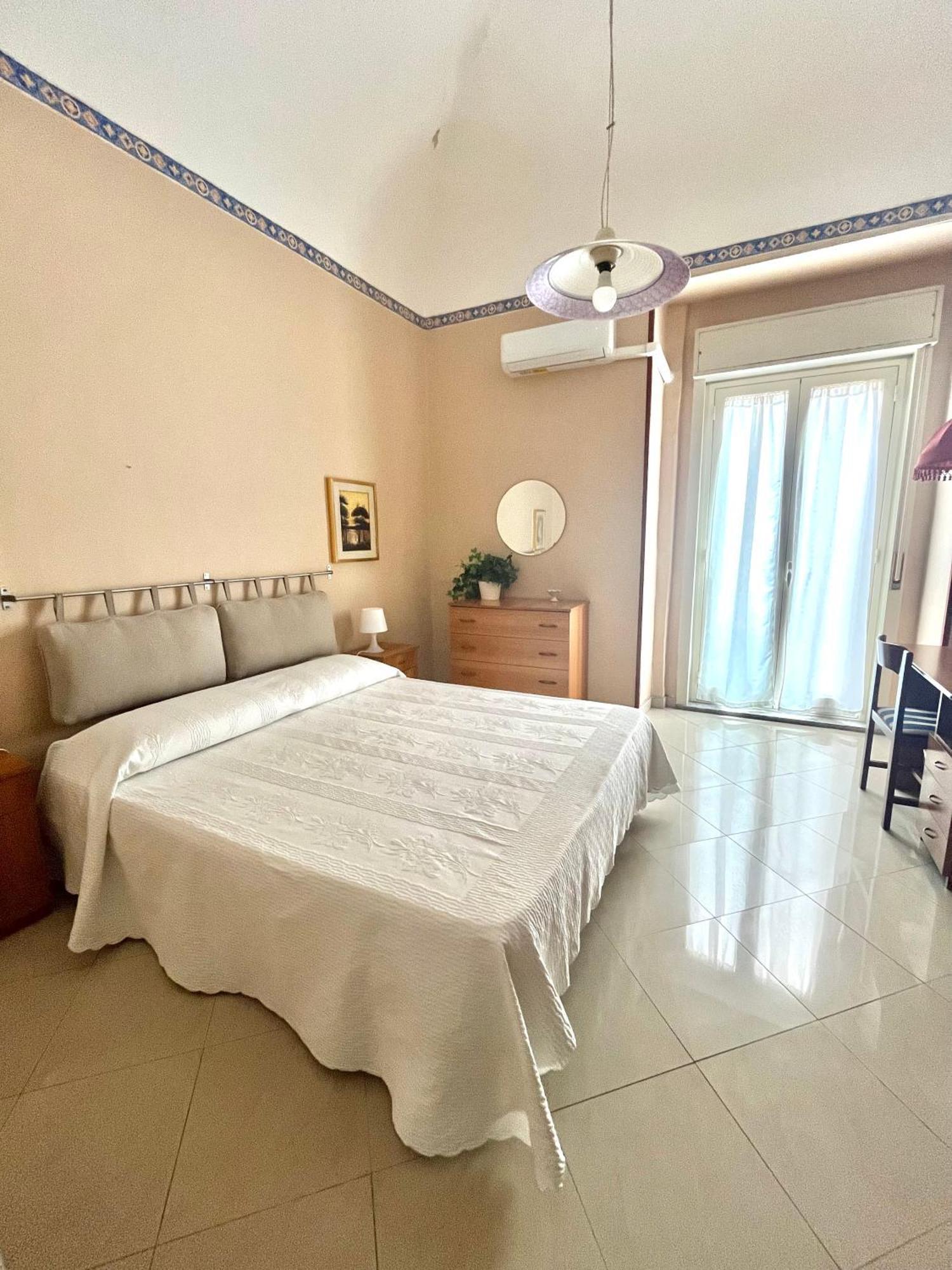 Apartment For 2 In Catania, B&B Le Voci Del Mercato エクステリア 写真