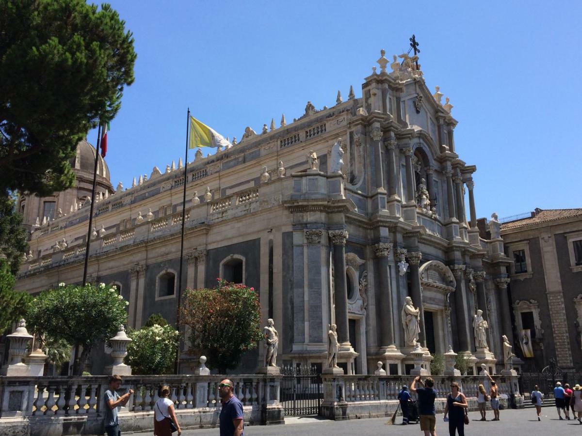 Apartment For 2 In Catania, B&B Le Voci Del Mercato エクステリア 写真