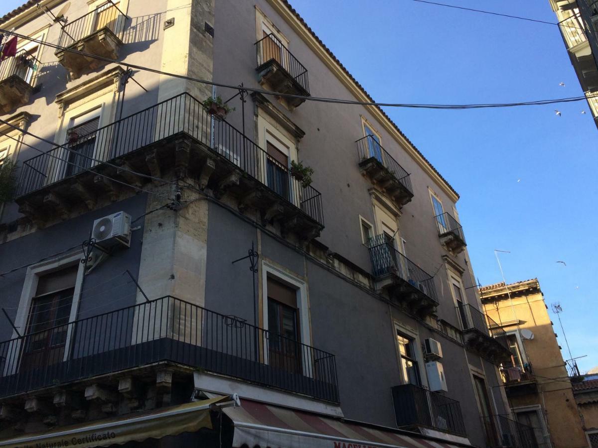 Apartment For 2 In Catania, B&B Le Voci Del Mercato エクステリア 写真